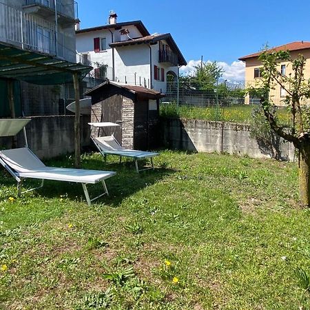 The Children Smile- With Private Garden Apartment Colico Exterior foto