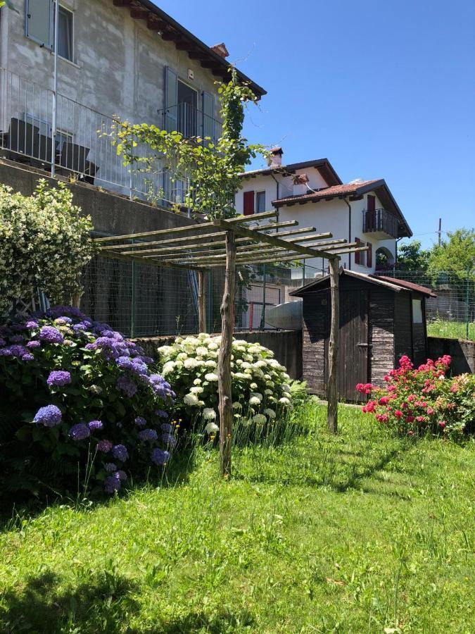 The Children Smile- With Private Garden Apartment Colico Exterior foto