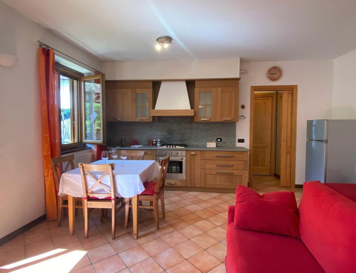 The Children Smile- With Private Garden Apartment Colico Exterior foto