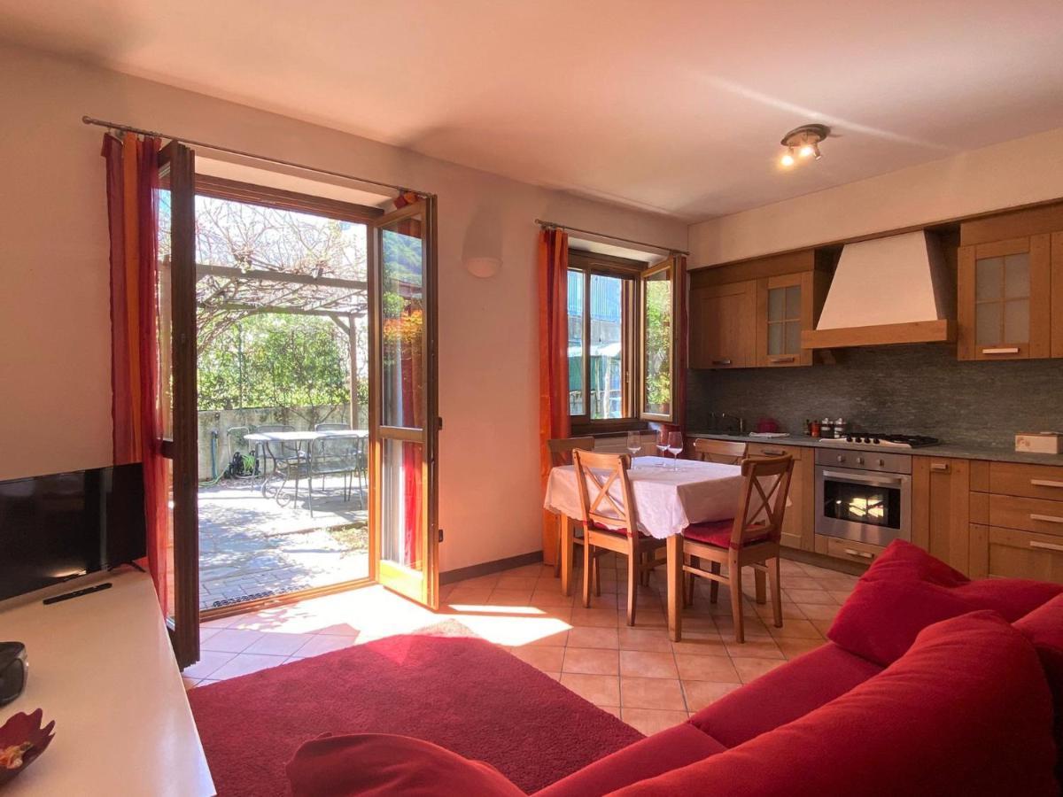 The Children Smile- With Private Garden Apartment Colico Exterior foto