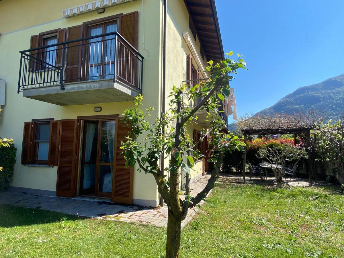 The Children Smile- With Private Garden Apartment Colico Exterior foto