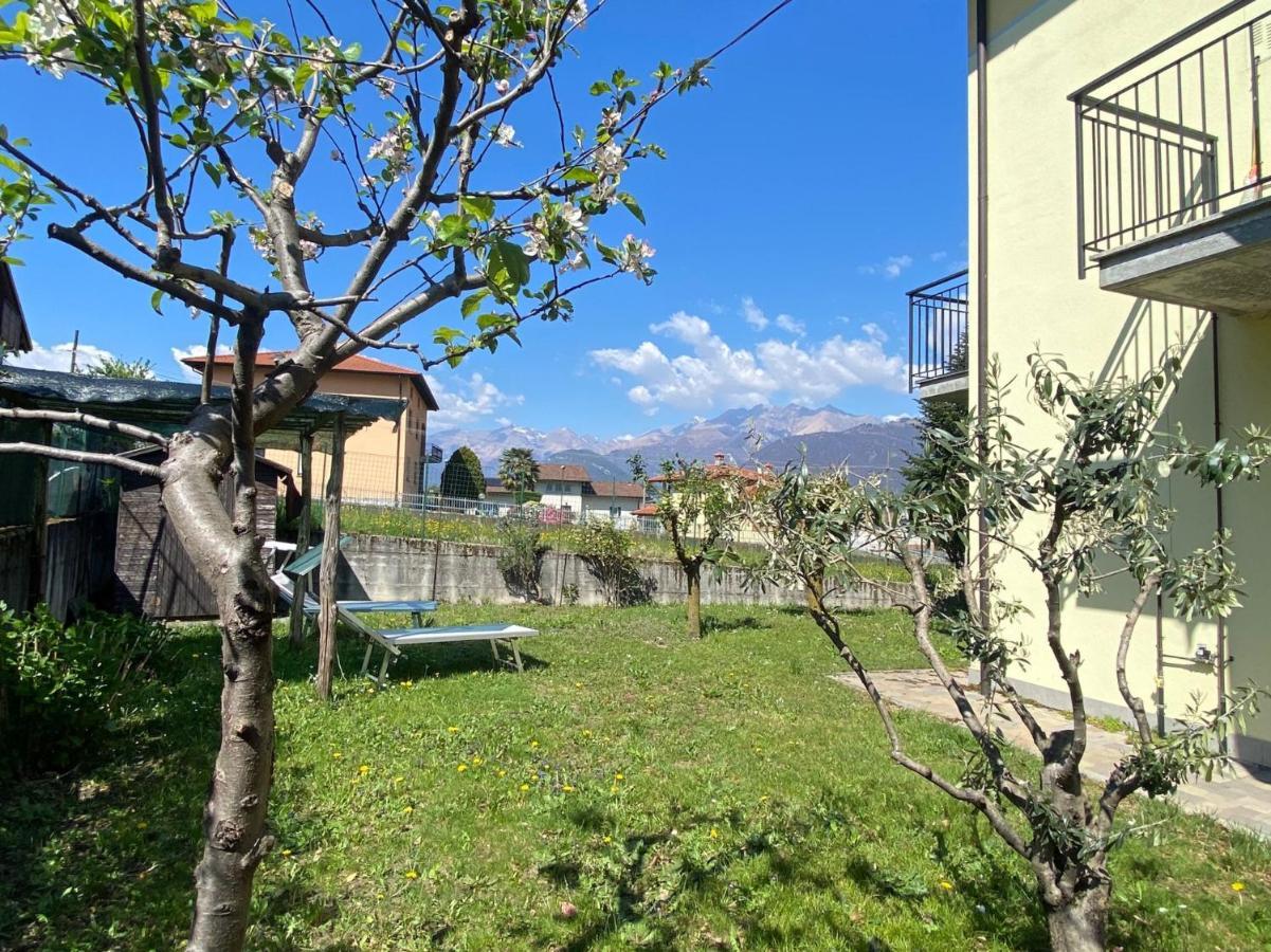 The Children Smile- With Private Garden Apartment Colico Exterior foto