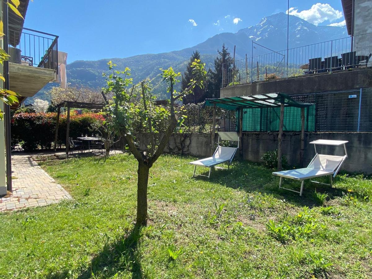 The Children Smile- With Private Garden Apartment Colico Exterior foto